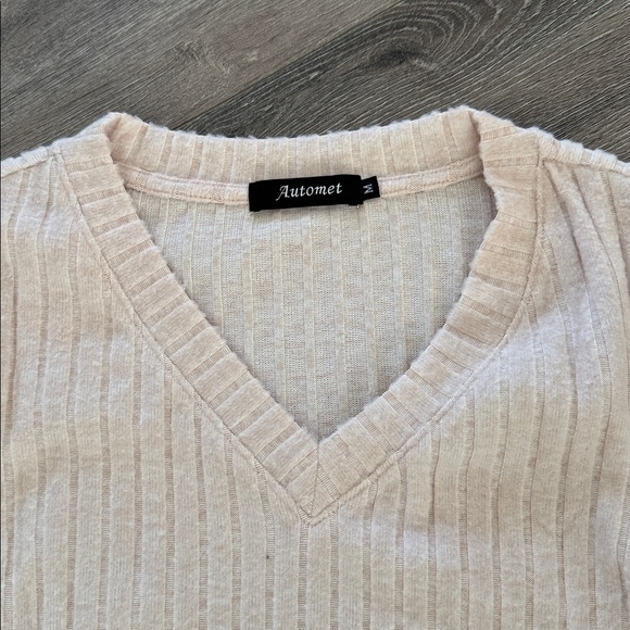 Light Cream Ribbed V-Neck Sweater - Picture 2 of 5